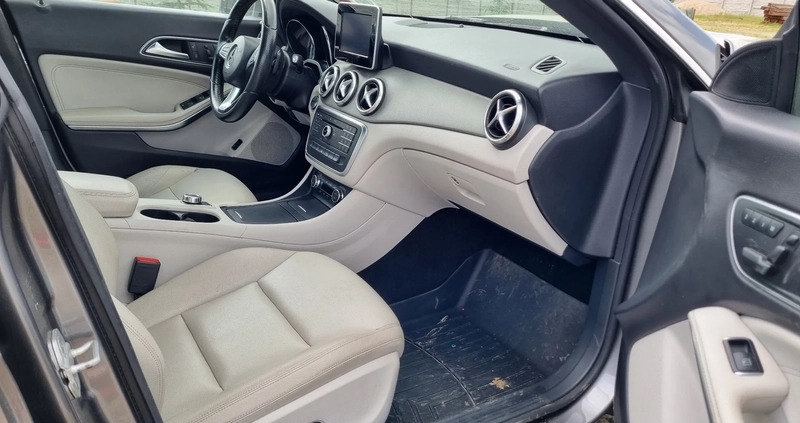 Mercedes-Benz CLA cena 39000 przebieg: 105000, rok produkcji 2015 z Skwierzyna małe 154